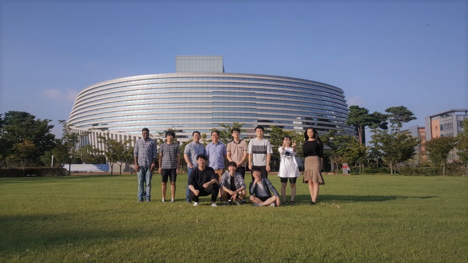 Biophysical Chemistry Lab Fall semester group photo 이미지