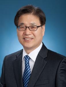 Myung Jong Lee